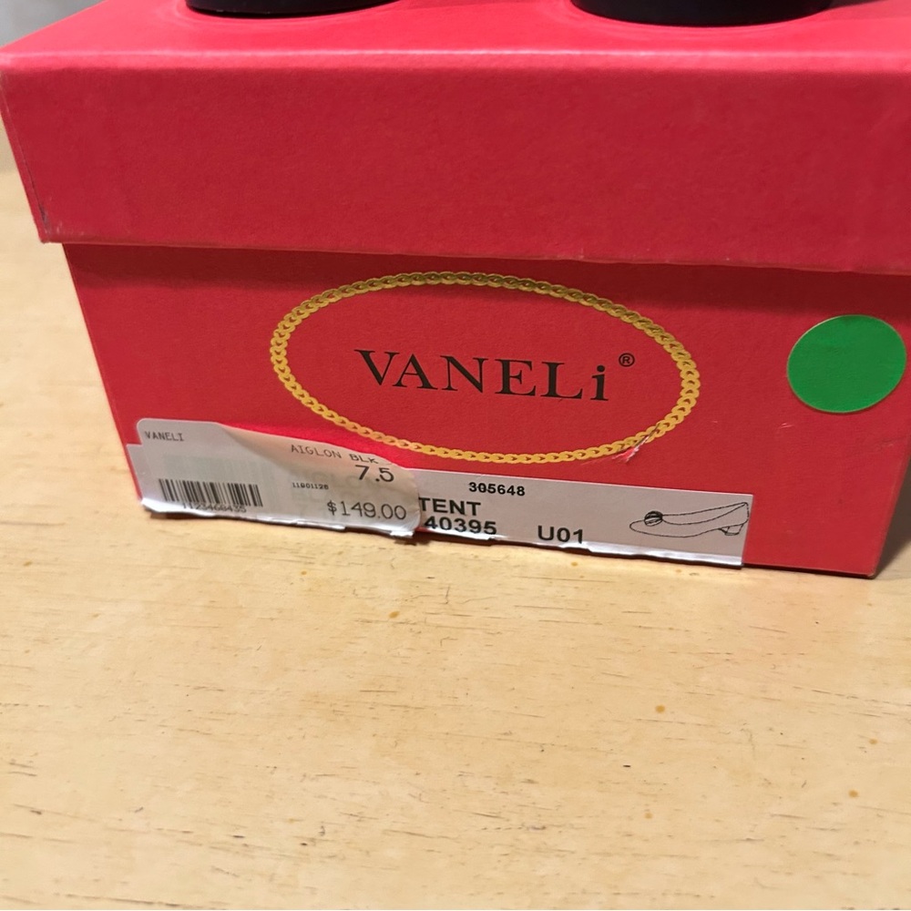 VANELI women’s black patent leather pump with decorative accent in size 7.5 - Picture 11 of 12